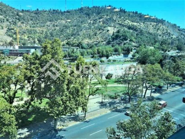OFICINA Av. Andrés Bello con Padre Mariano