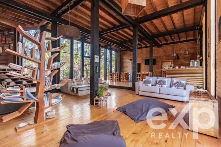 LOCAL COMERCIAL PUNTA DE LOBOS