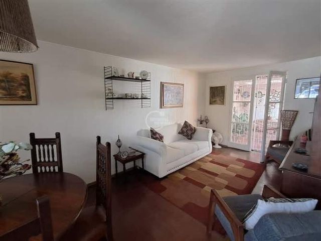 CASA Patricia Isidora / Metro Príncipe de Gales