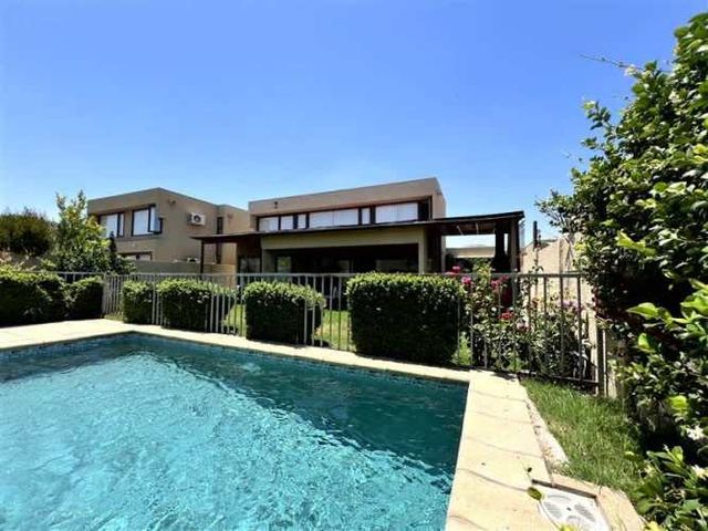 CASA Los libertadores con Rukan