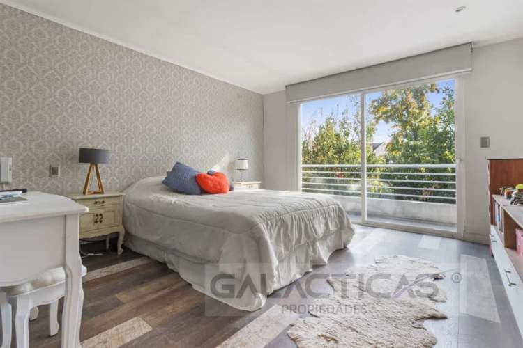 CASA Simón González 8812