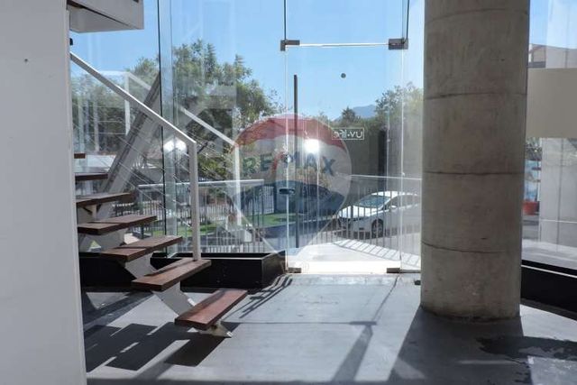 Amplia oficina en el corazón de las condes