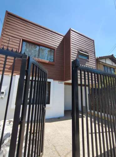 Casa TORIBIO LARRAÍIN // VICUÑA MACKENNA