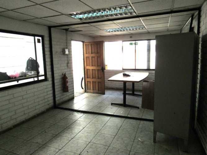 LOCAL COMERCIAL AVENIDA BERNARDO 0