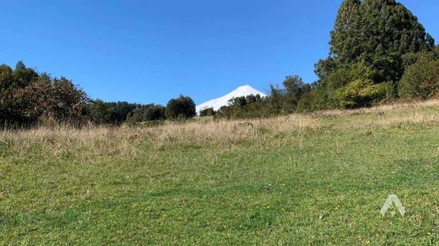 Parcela en Pucón, vista al lago y volcán (86185)