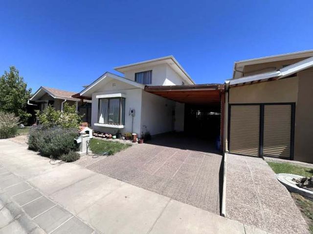 Vendo casa en condom 3 dorm 2 baño 3 estac. (86275)