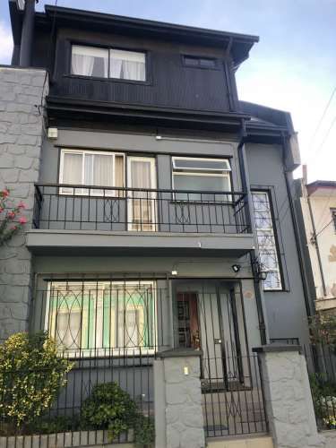 CASA Casa, de 3 pisos, en Playa Ancha