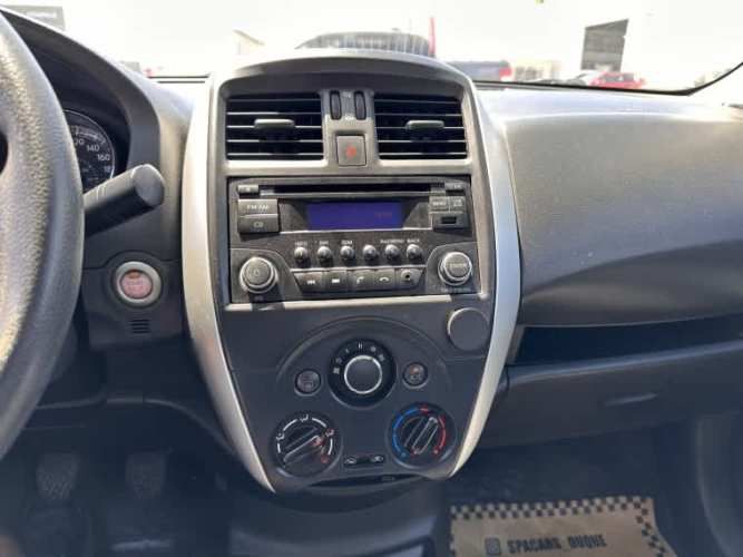 Nissan Versa 1.6 V-drive 2018