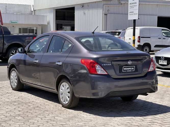 Nissan Versa 1.6 V-drive 2018