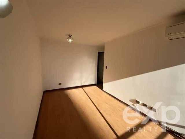 DEPARTAMENTO METRO MONEDA