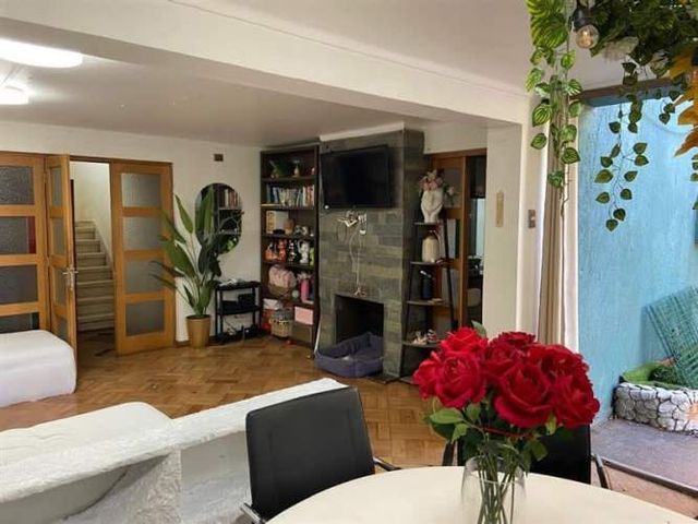 CASA Cerca de Avenida Cristóbal Colón