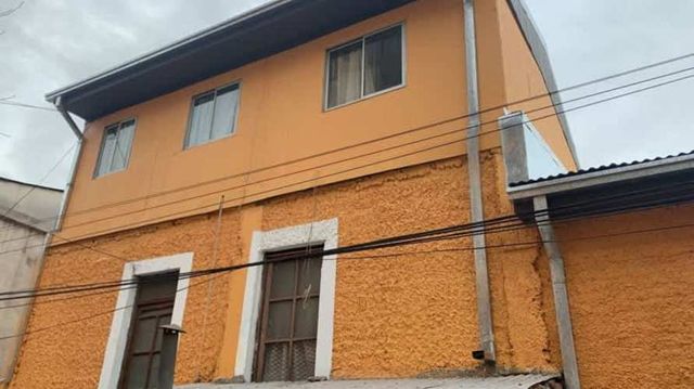 VENDE CASA DE 2 PISOS MÁS SUBTERRANEO ARRENDADA EN