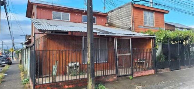 CASA En Venta Casa Esquina con 2° Piso en Lautaro
