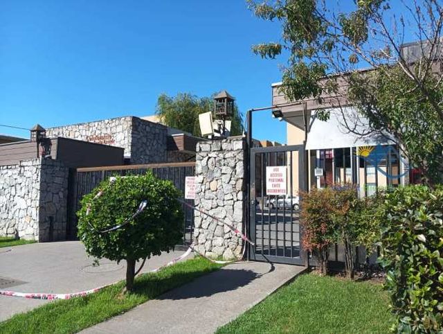 VENDO departamento con balcón y estacionamiento