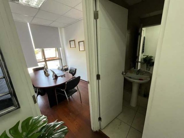 OFICINA Avda. Vicuña Mackena pte. Con Vespucio Sur