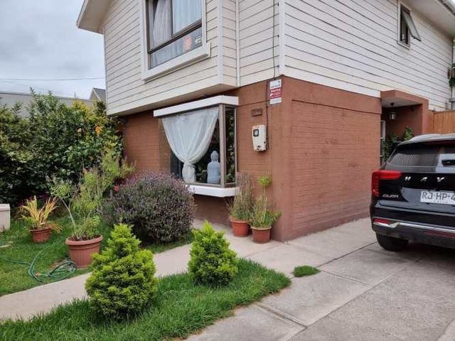 Casa con amplio patio y 3D/3B