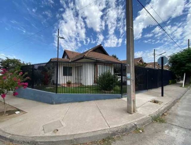 Casa LA FORESTA / ALICAHUE