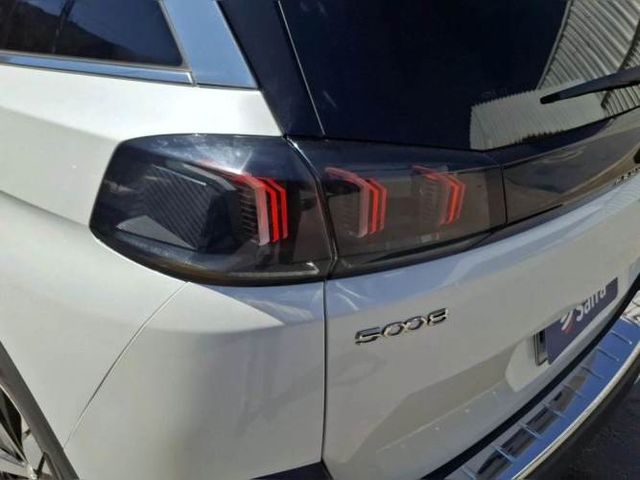 PEUGEOT 5008 2022