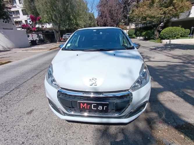 PEUGEOT 208 2020