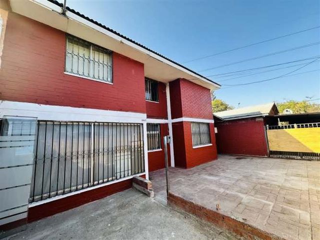 CASA Cerca de Mall Plaza Tobalaba