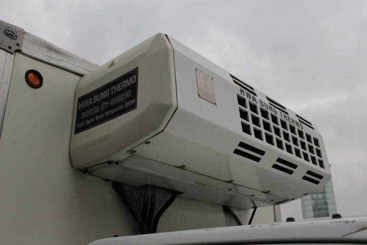 Camion Chevrolet Nkr 612 año 2012 con Furgon Termico y Equipo de Frio