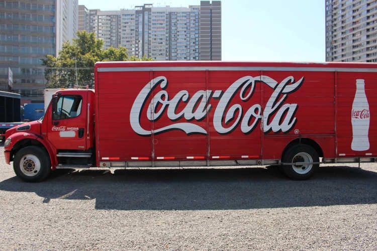 Camion Freightliner m2 106 año 2010 Carroceria Bebidas