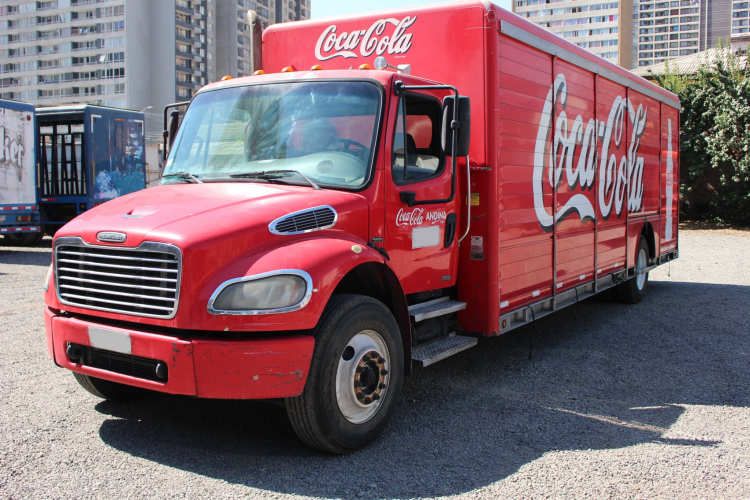 Camion Freightliner m2 106 año 2010 Carroceria Bebidas