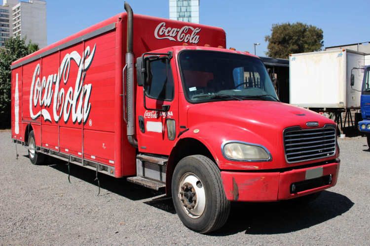 Camion Freightliner m2 106 año 2010 Carroceria Bebidas