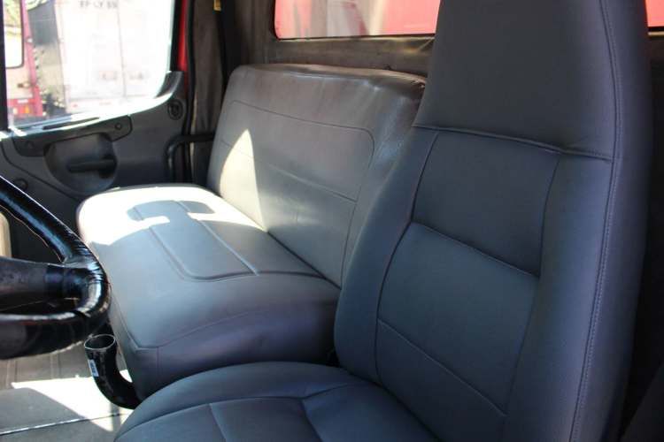 Camion Freightliner m2 106 año 2010 Carroceria Bebidas