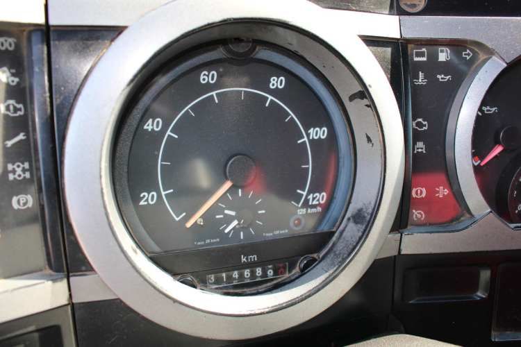 Camion Ford Cargo 1317 E año 2008 Plano con Cortinas