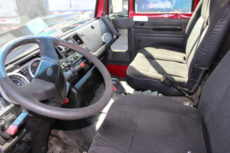 Camion Ford Cargo 1317 E año 2008 Plano con Cortinas