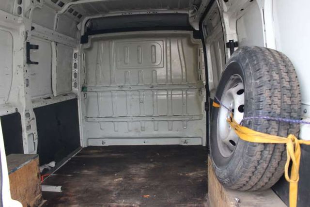 Furgon Peugeot Boxer año 2016 L2H2