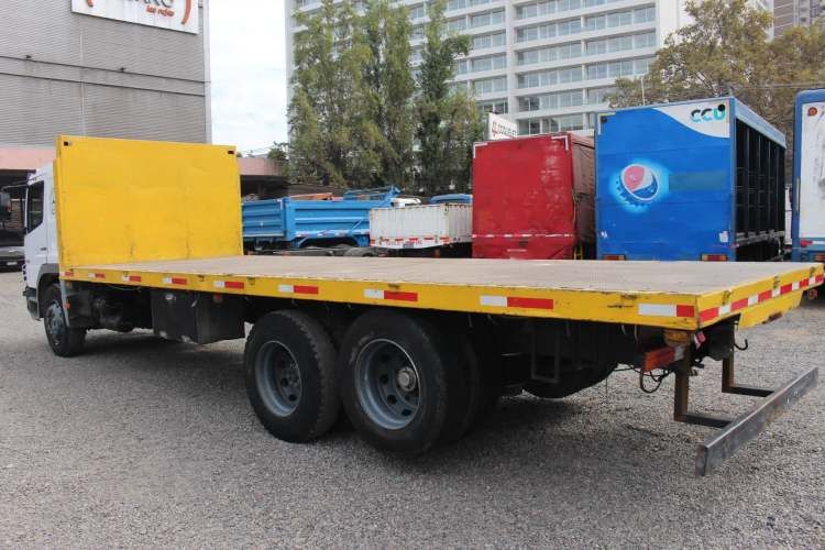 Camion Mercedes Atego 1725 año 2008 Plano Doble Puente Litera