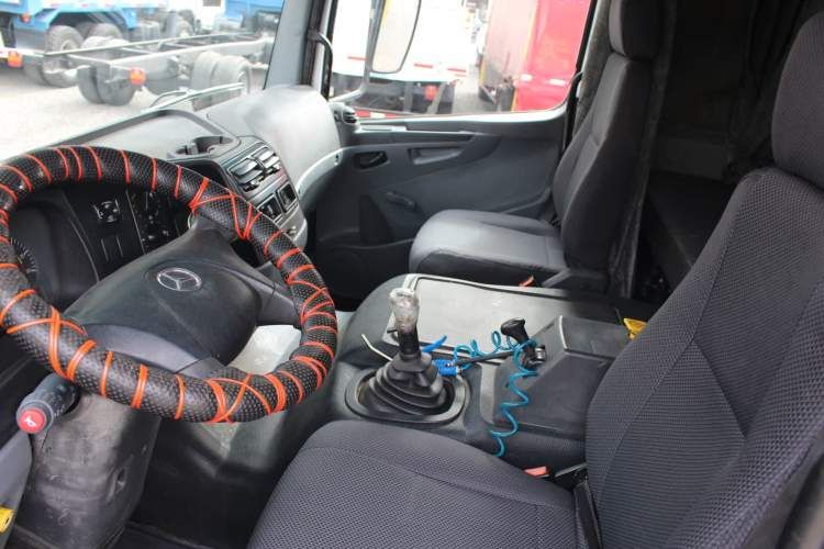 Camion Mercedes Atego 1725 año 2008 Plano Doble Puente Litera