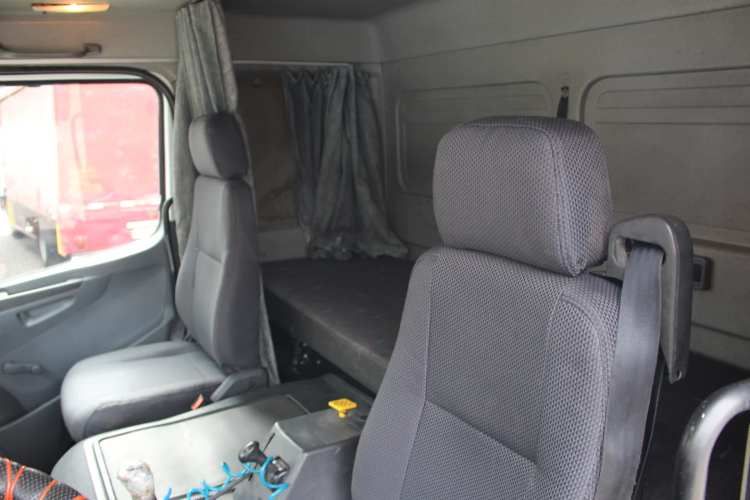 Camion Mercedes Atego 1725 año 2008 Plano Doble Puente Litera
