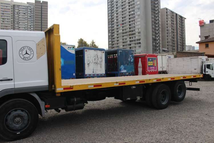 Camion Mercedes Atego 1725 año 2008 Plano Doble Puente Litera