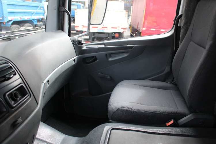 Camion Mercedes Atego 1725 año 2008 Plano Doble Puente Litera