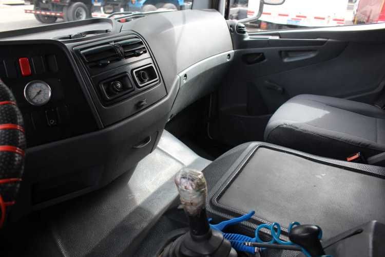 Camion Mercedes Atego 1725 año 2008 Plano Doble Puente Litera