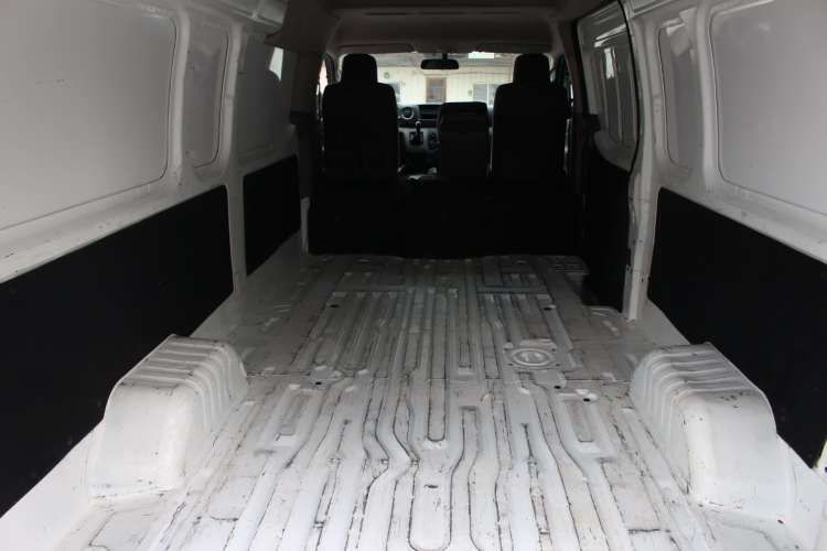 Furgon Nissan Nv350 URVAN año 2021