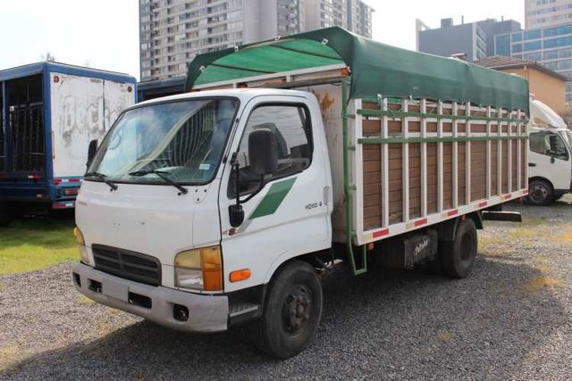Camion Hyundai Hd65 año 2006 Carroceria Ganadera