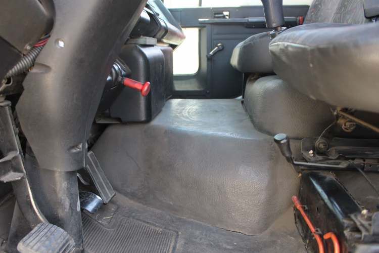 Camion Ford Cargo 915 año 2006 Furgon 44 m3 con Plataforma Carga