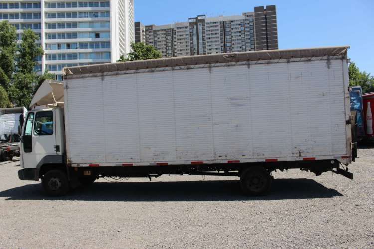 Camion Ford Cargo 915 año 2006 Furgon 44 m3 con Plataforma Carga