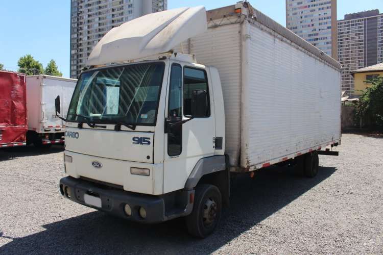 Camion Ford Cargo 915 año 2006 Furgon 44 m3 con Plataforma Carga