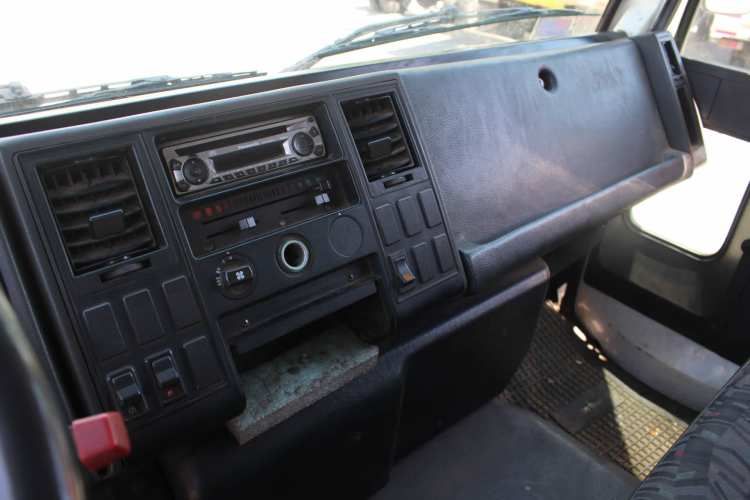 Camion Ford Cargo 915 año 2006 Furgon 44 m3 con Plataforma Carga