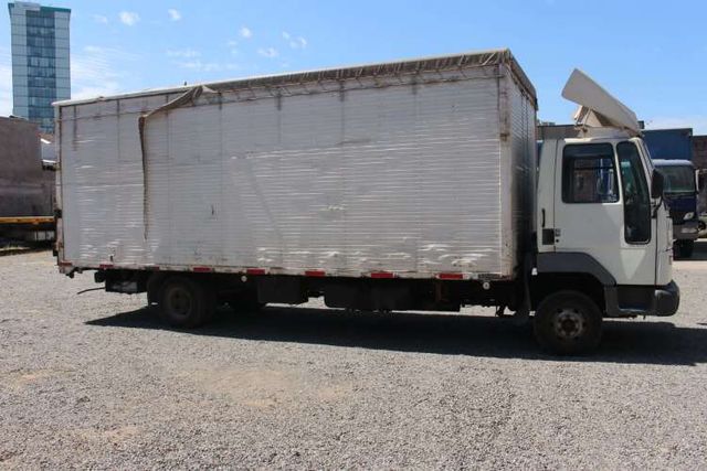 Camion Ford Cargo 915 año 2006 Furgon 44 m3 con Plataforma Carga