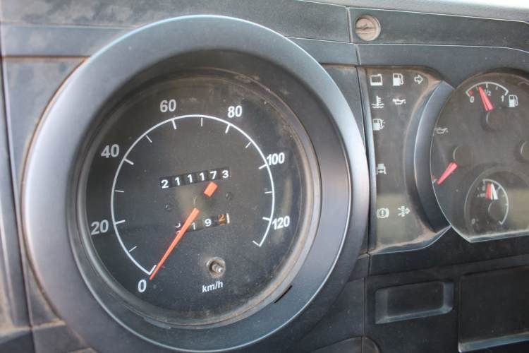 Camion Ford Cargo 915 año 2006 Furgon 44 m3 con Plataforma Carga