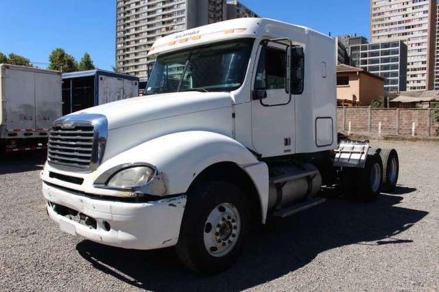Tractocamion Freightliner CL 120 COLUMBIA AÑO 2008 TRACTO 6X4