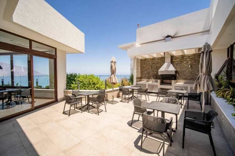 Venta Excelente Departamento . Edificio Barrio Parque.