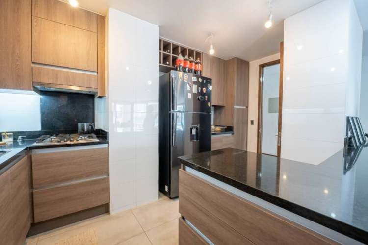 Venta Excelente Departamento . Edificio Barrio Parque.