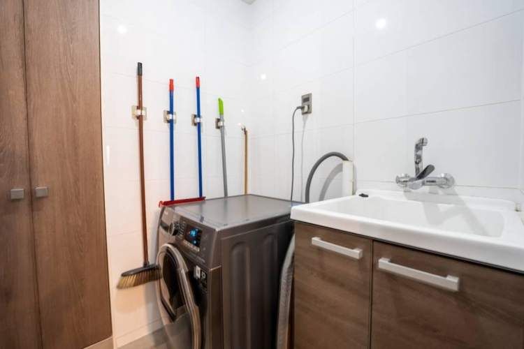 Venta Excelente Departamento . Edificio Barrio Parque.